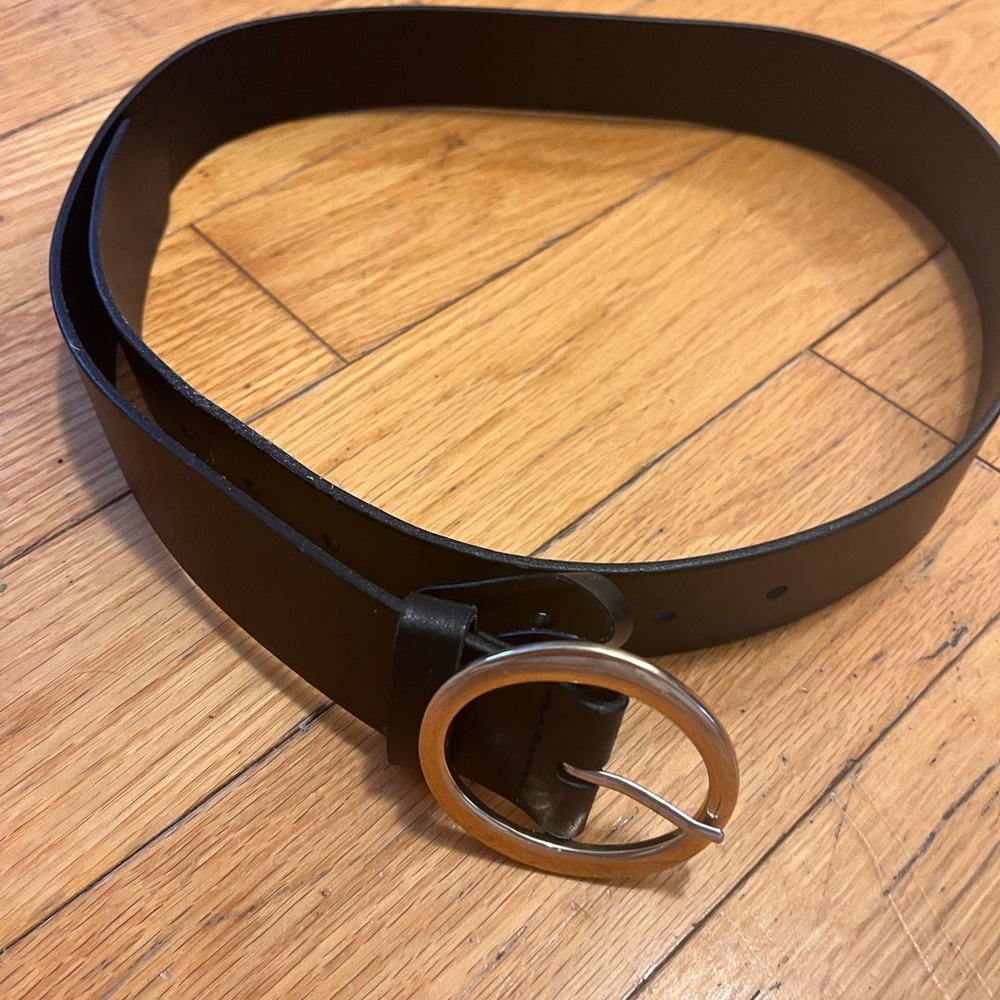 Aritzia Black Belt with silver Buckle